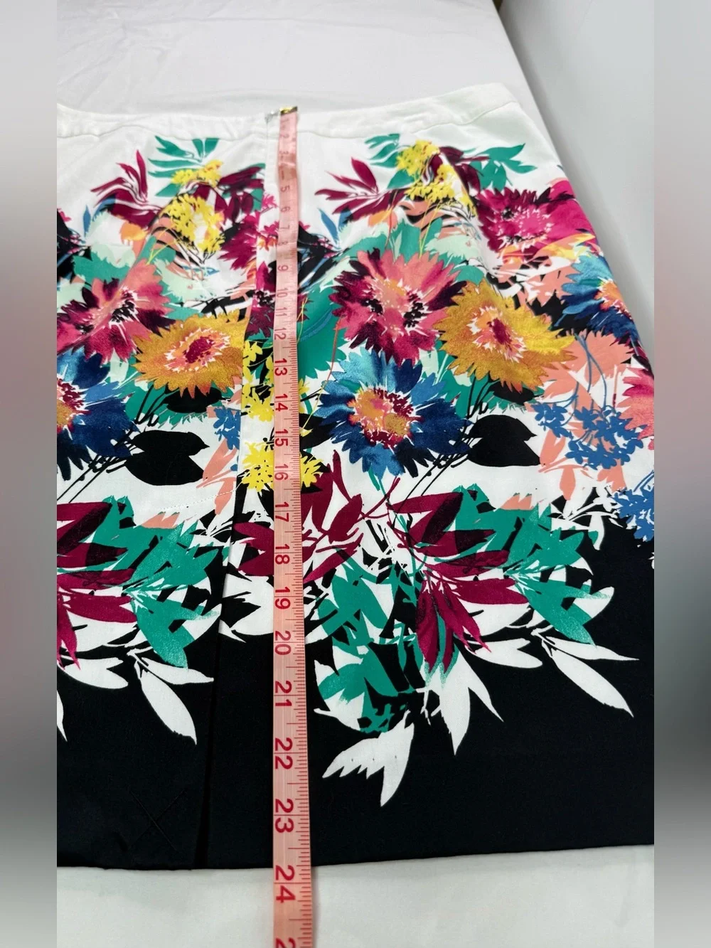 NWT Van Heusen Multicolor Floral Border Midi Skirt Size 14 MSRP $64